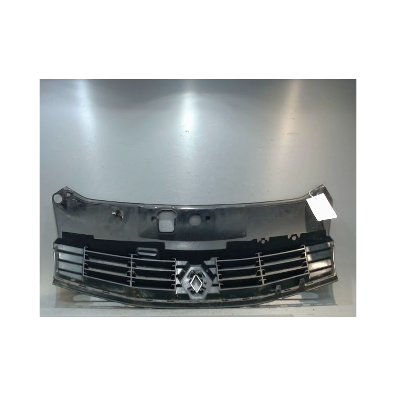 CALANDRE RENAULT CLIO