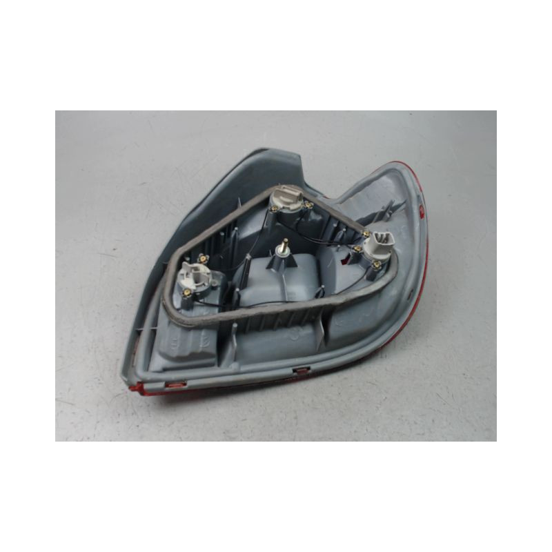 FEU ARRIERE GAUCHE  TOYOTA YARIS I Phase 1 1999-2003