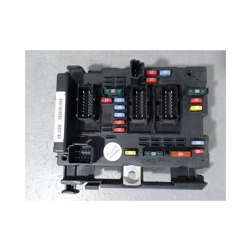 BOITE A FUSIBLES PEUGEOT 206
