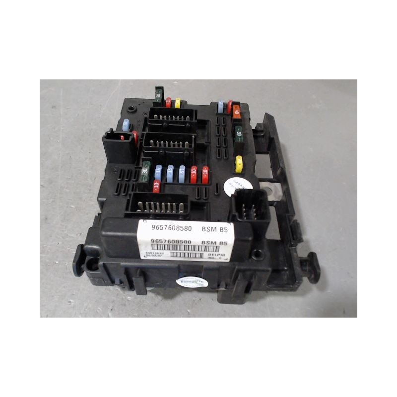 BOITE A FUSIBLES PEUGEOT 206