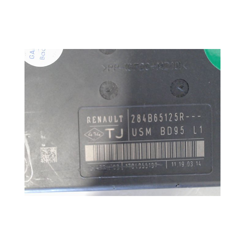 BOITE A FUSIBLES RENAULT MEGANE