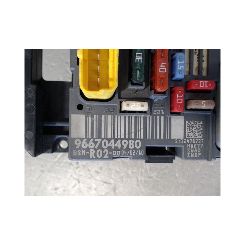 BOITE A FUSIBLES PEUGEOT 5008 2009-
