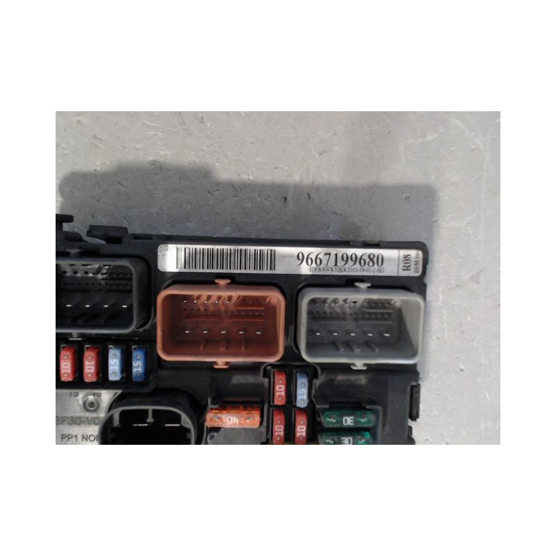 BOITE A FUSIBLES PEUGEOT 207 5P