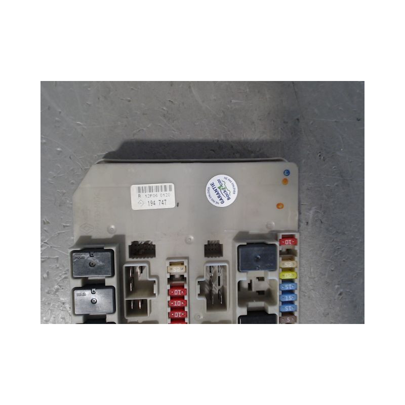 BOITE A FUSIBLES RENAULT CLIO III 2009-