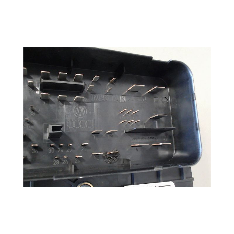 BOITE A FUSIBLES VOLKSWAGEN GOLF V 2003-2009