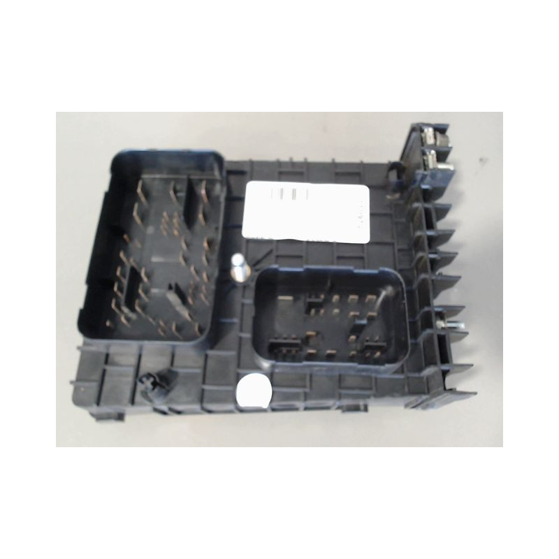 BOITE A FUSIBLES VOLKSWAGEN GOLF V 2003-2009
