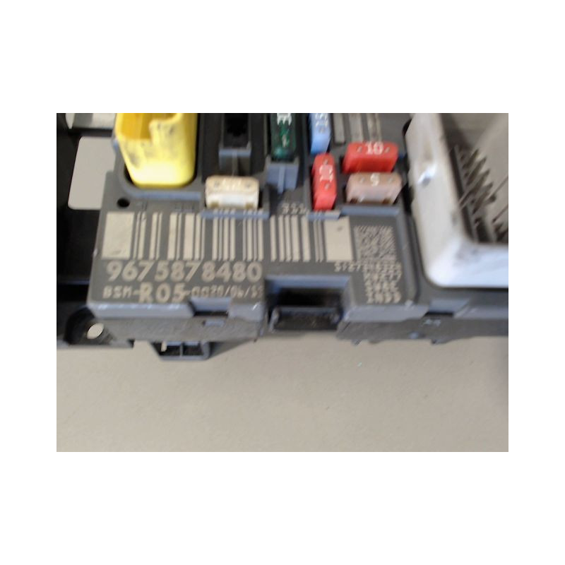 BOITE A FUSIBLES PEUGEOT 308 2011-