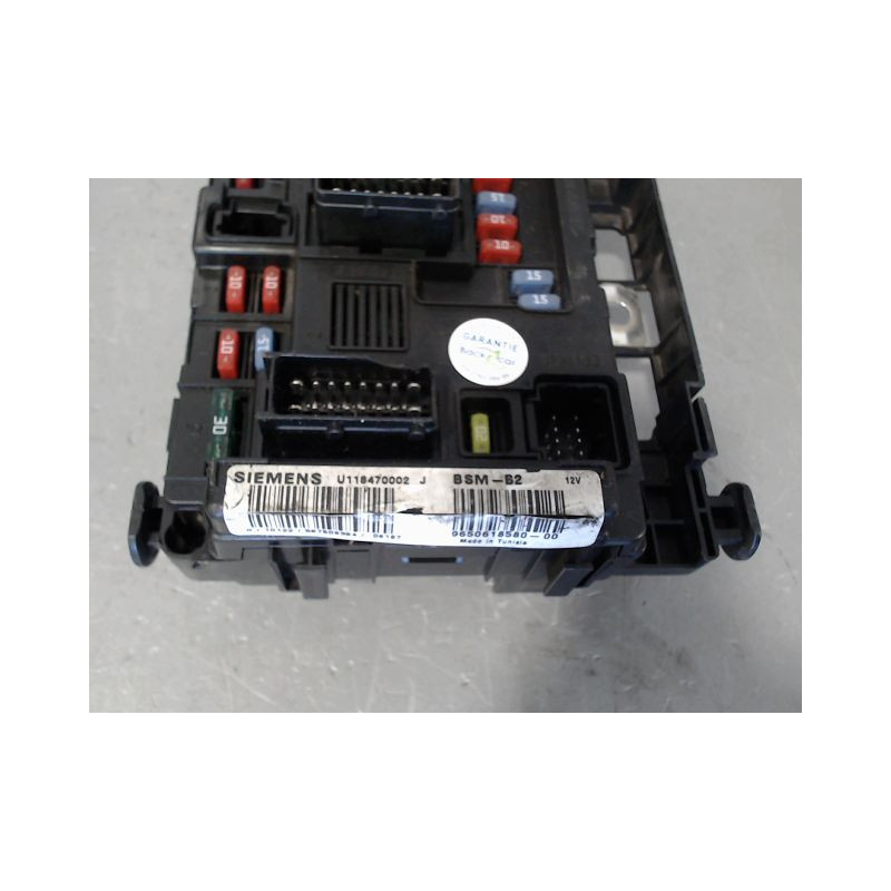BOITE A FUSIBLES PEUGEOT 206