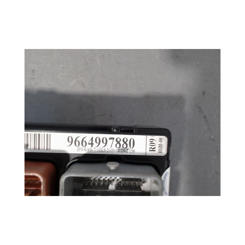 BOITE A FUSIBLES PEUGEOT 207