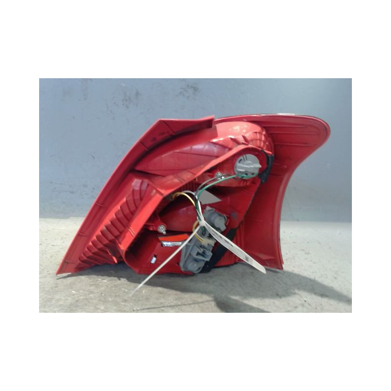 FEU ARRIERE GAUCHE  TOYOTA YARIS 2005-