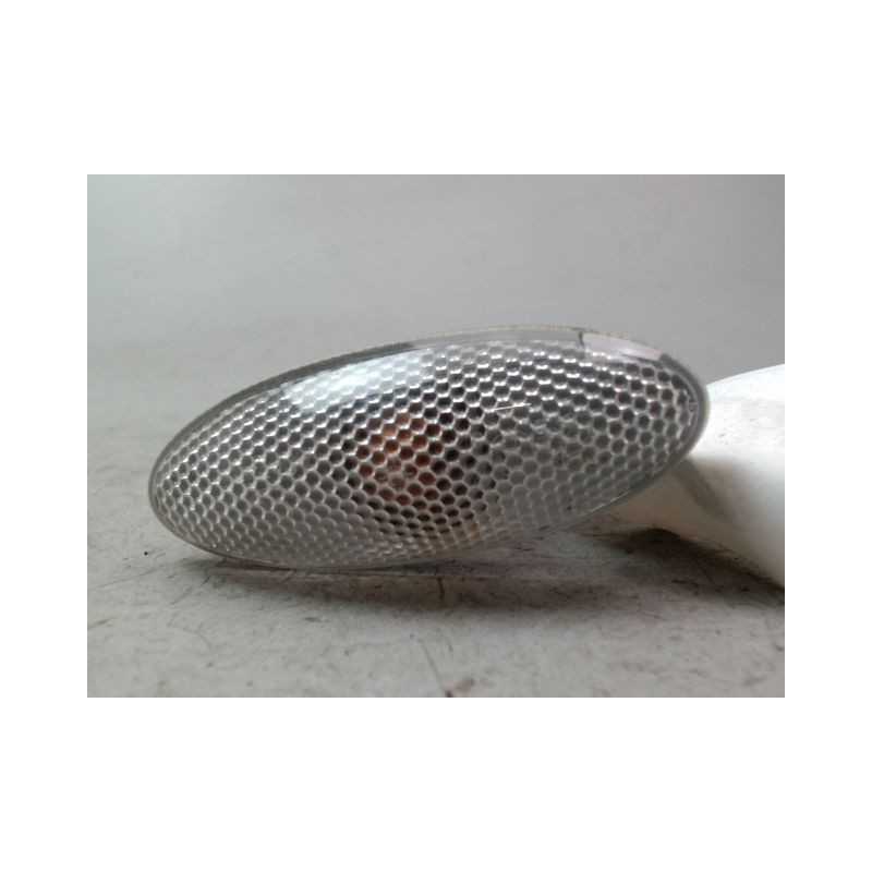 REPETITEUR AILE GAUCHE TOYOTA YARIS II Phase 2 2009-2011
