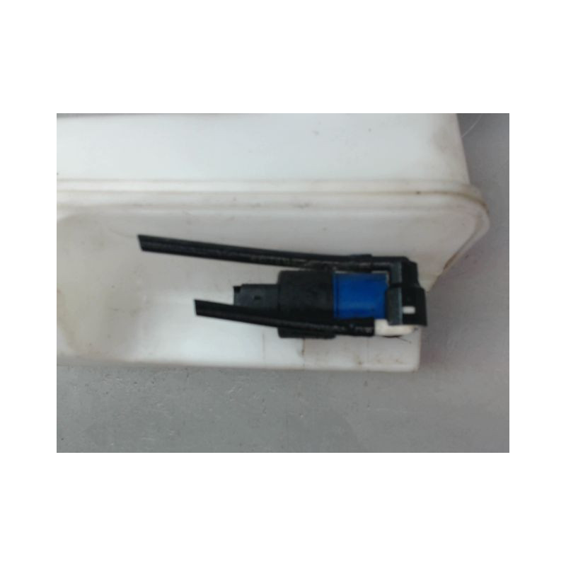 RESERVOIR LAVE-GLACE AVANT RENAULT CLIO IV Phase 1 2012-...