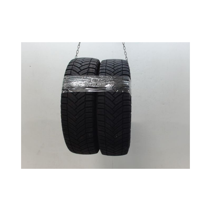 Paire de pneus MICHELIN AGILIS CROSSCLIMATE 215 75 16 113 R