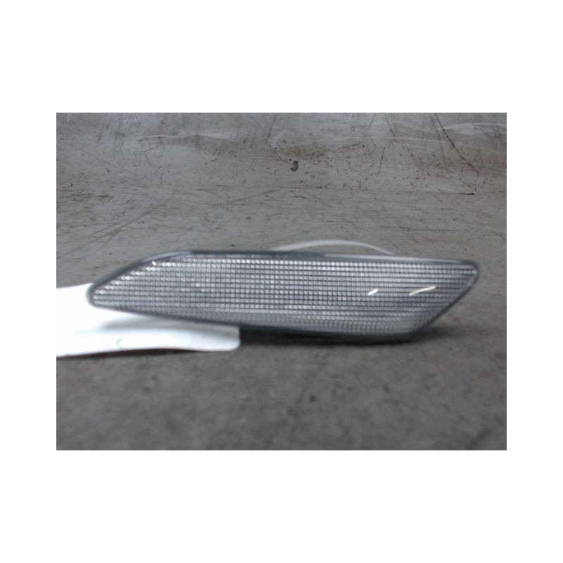 REPETITEUR AILE DROIT FIAT TIPO