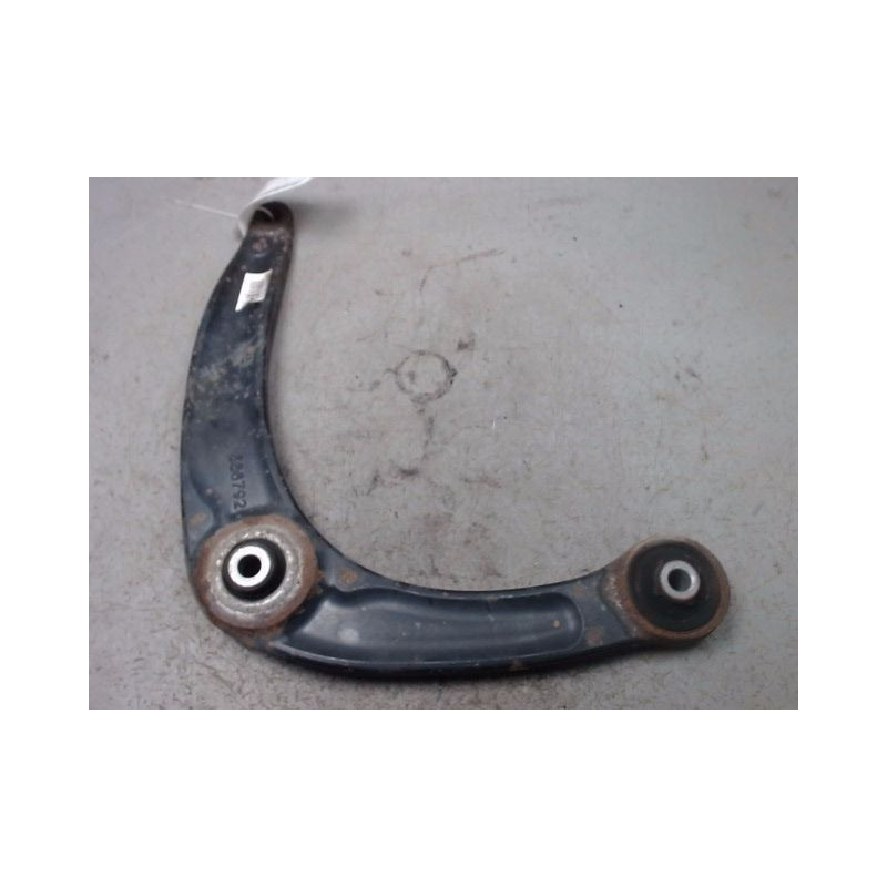 TRIANGLE INFERIEUR AVANT DROIT CITROEN BERLINGO
