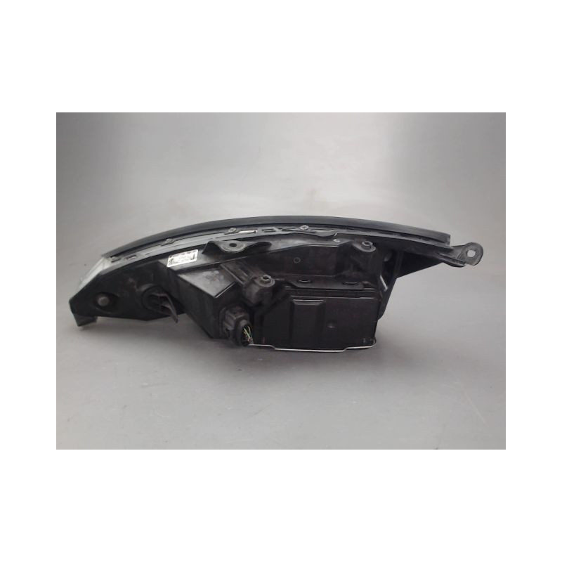 PHARE DROIT FORD FOCUS