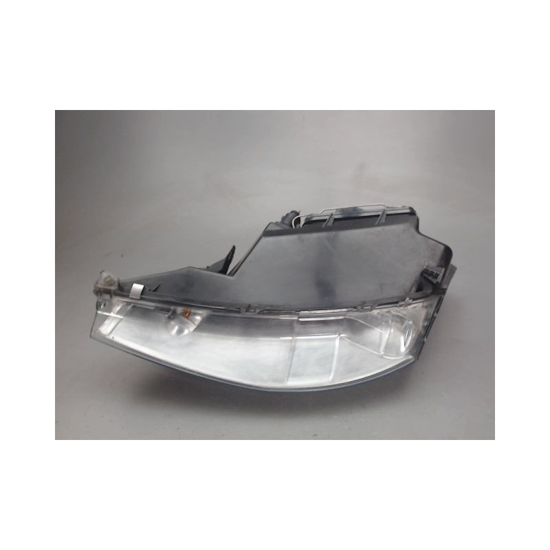 PHARE DROIT FORD FOCUS