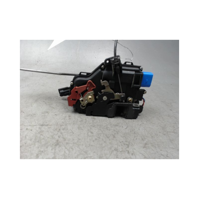SERRURE PORTE AVANT GAUCHE AUDI A8