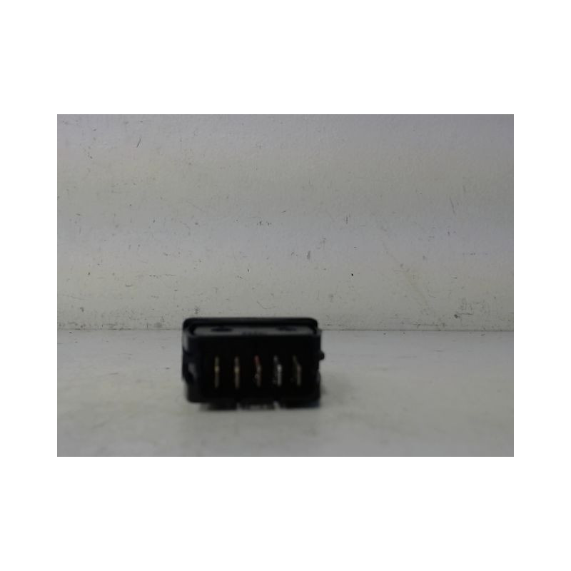 COMMANDE LEVE-GLACE PORTE AVD CITROEN XSARA PICASSO