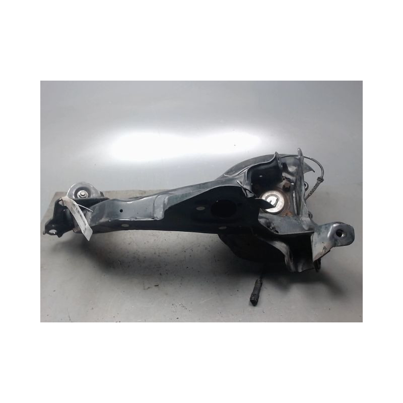 PIVOT ARRIERE DROIT B.M.W. SERIE 2