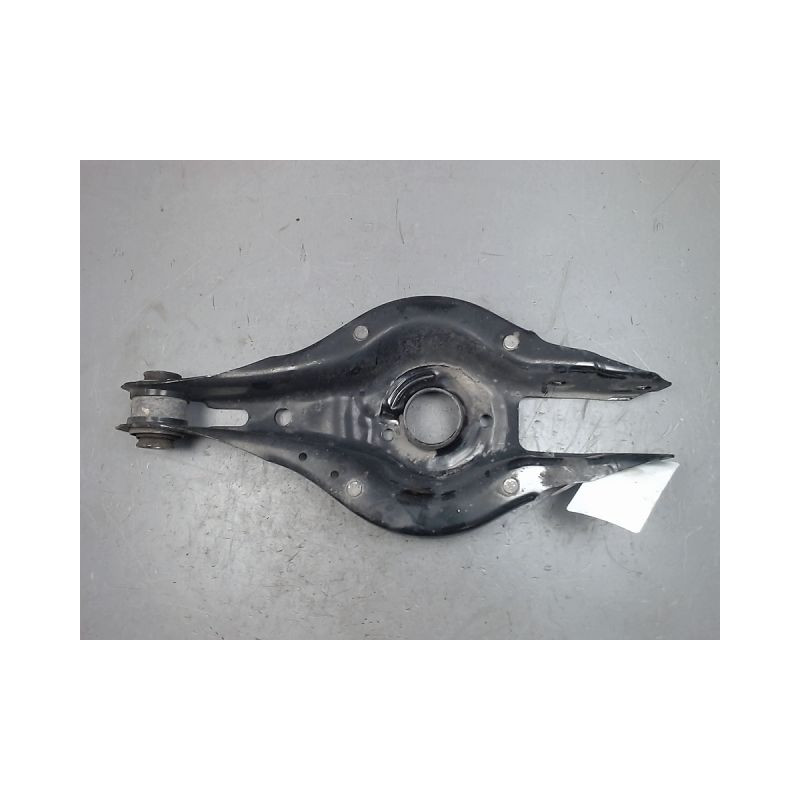 TRIANGLE INFERIEUR ARRIERE DROIT B.M.W. SERIE 1