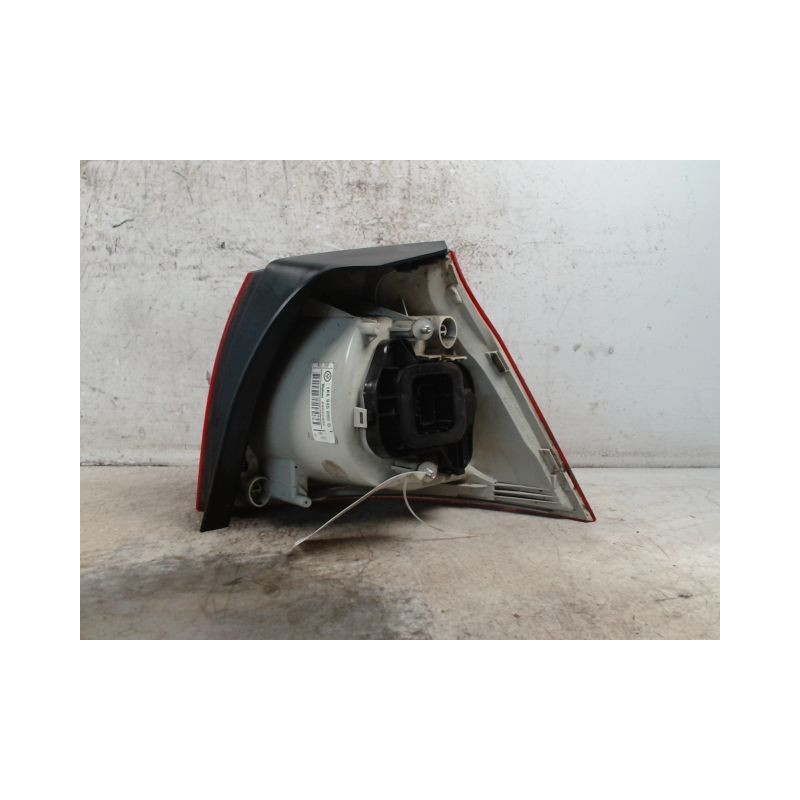FEU ARRIERE GAUCHE  VOLKSWAGEN GOLF V 2003-2009