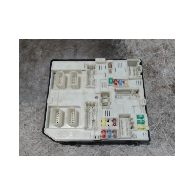 PLATINE FUSIBLE AVANT RENAULT SCENIC III 2009-