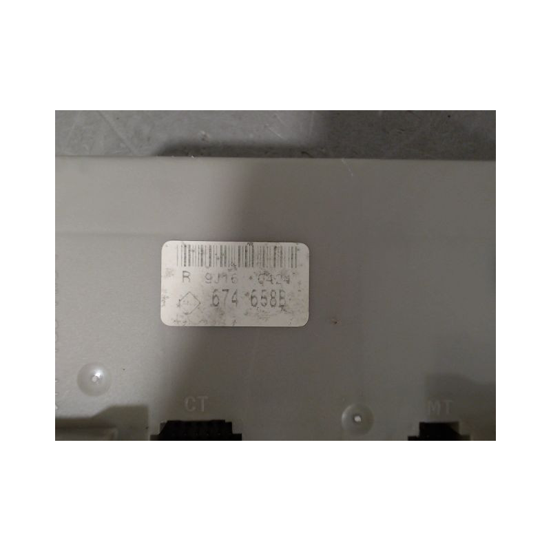 BOITE A FUSIBLES RENAULT MODUS 2008-