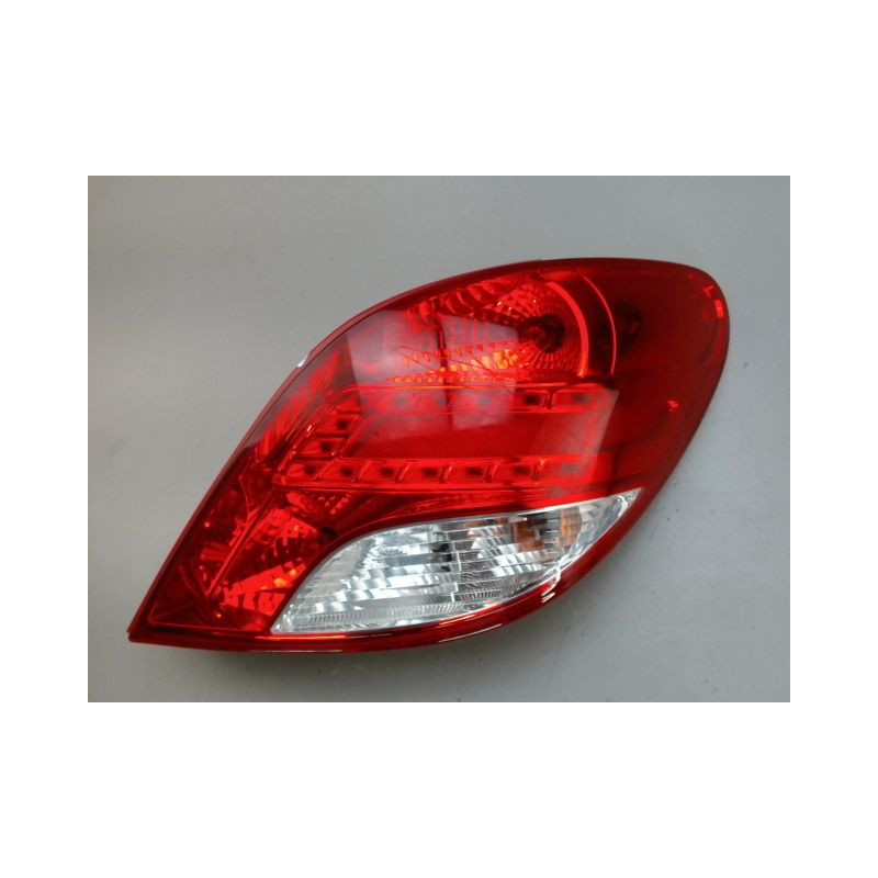 FEU ARRIERE GAUCHE  PEUGEOT 207