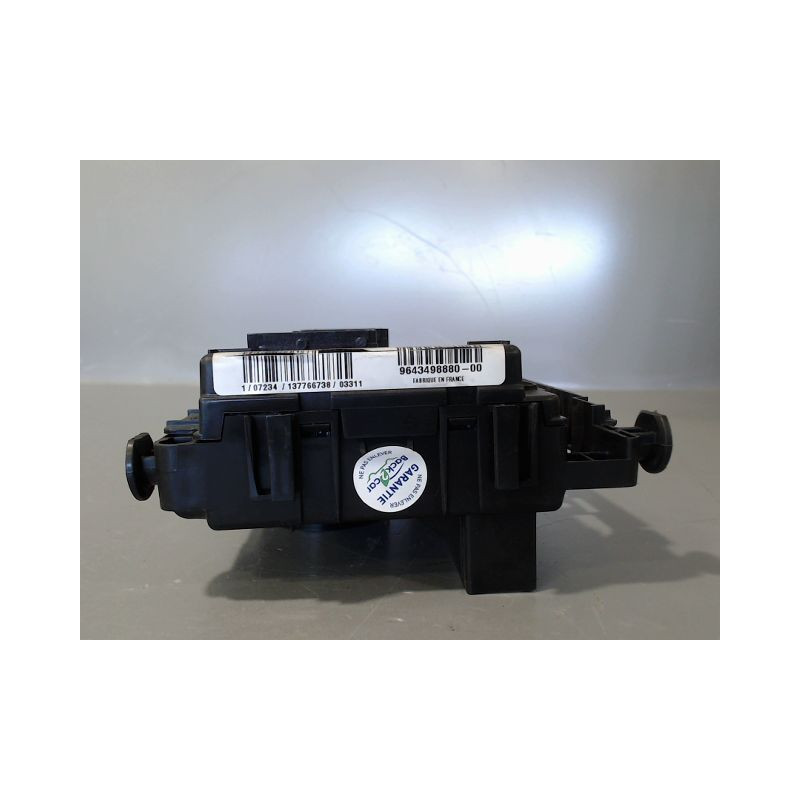 BOITE A FUSIBLES PEUGEOT 206 5P