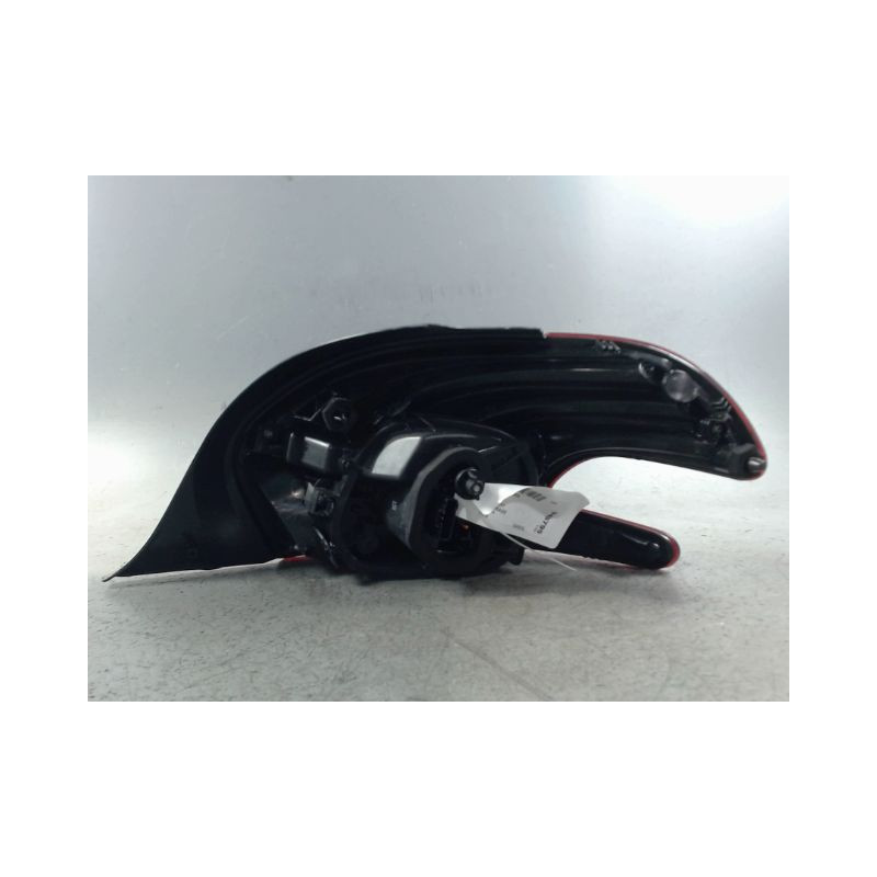 FEU ARRIERE GAUCHE  PEUGEOT 208