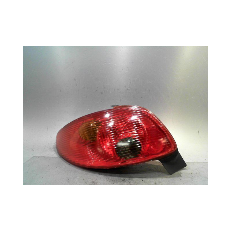 FEU ARRIERE GAUCHE  PEUGEOT 206