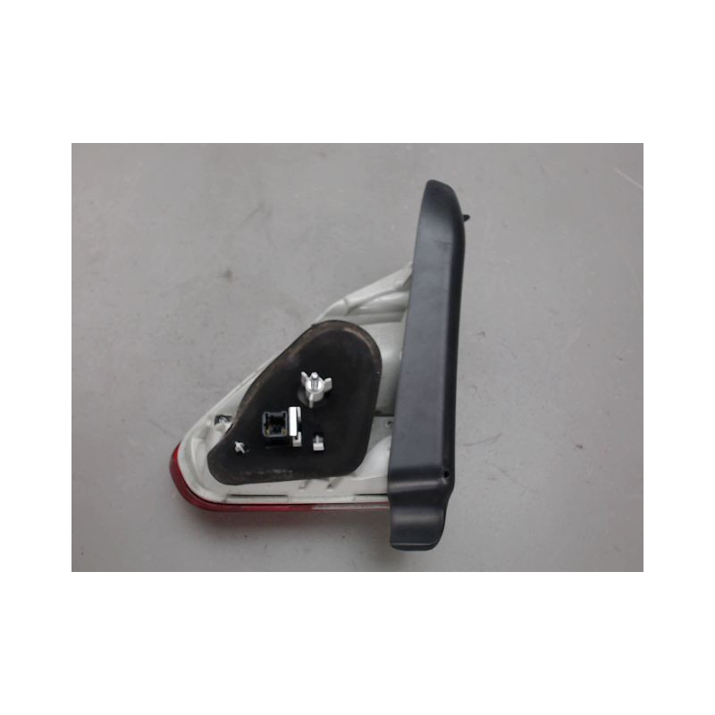 FEU ARRIERE INTERIEUR GAUCHE PEUGEOT 2008