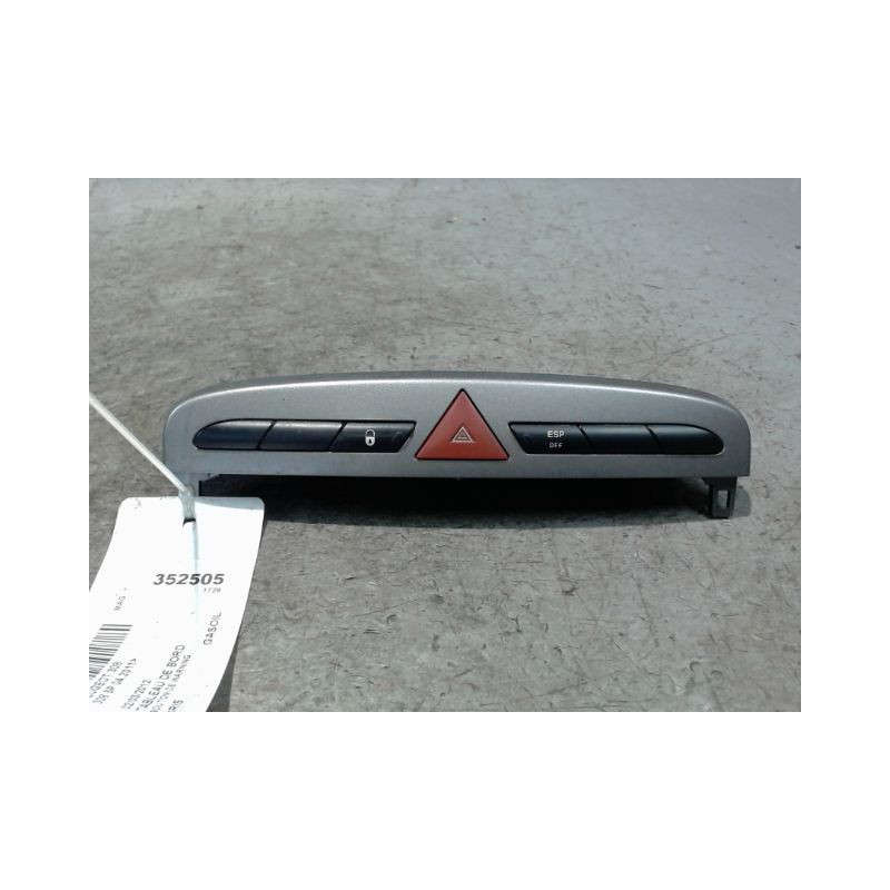 BOUTON DE WARNING PEUGEOT 308 2011-