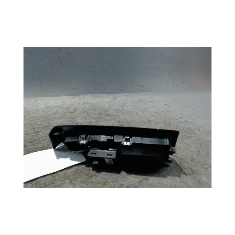 COMMANDE LEVE-GLACE PORTE ARD B.M.W. SERIE 2