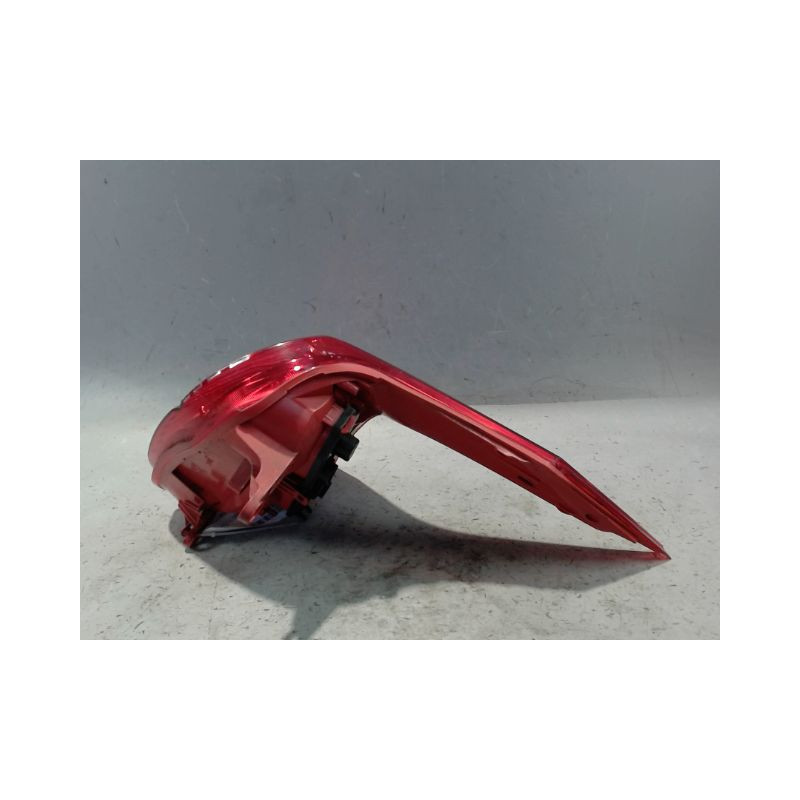 FEU ARRIERE GAUCHE  PEUGEOT 5008 2009-