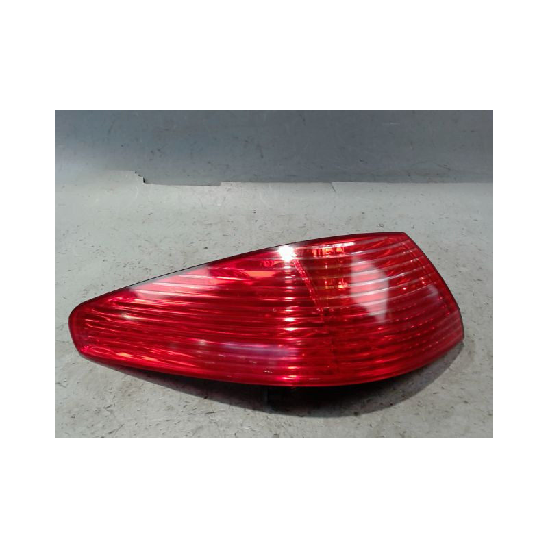 FEU ARRIERE GAUCHE  PEUGEOT 607 99-2004