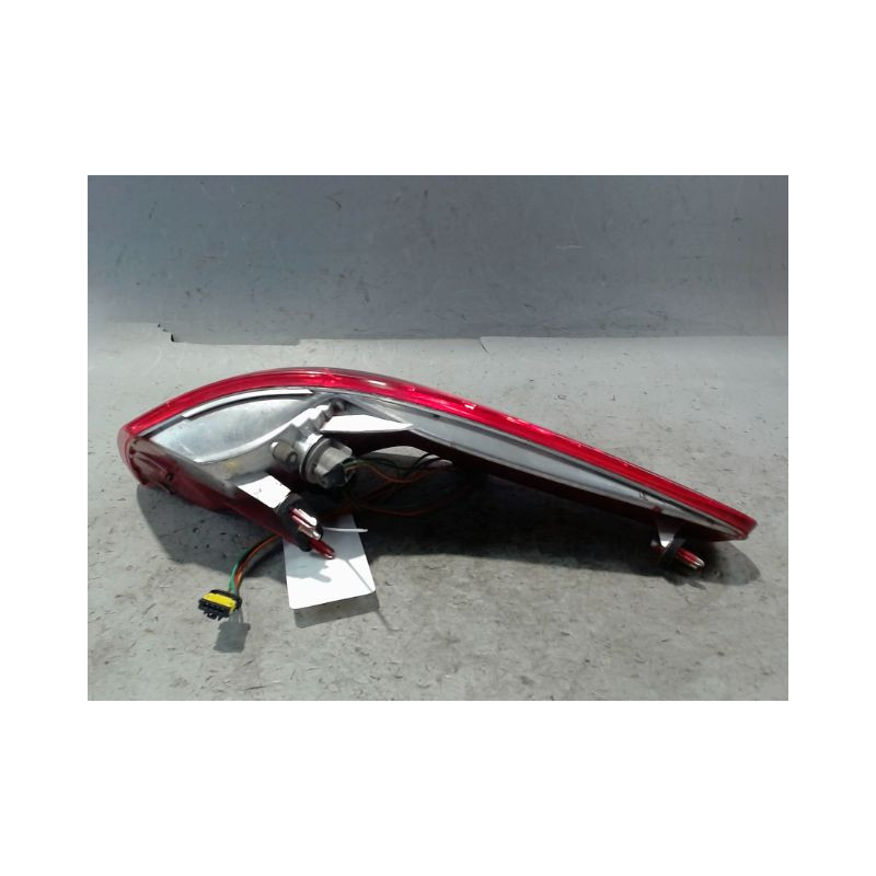 FEU ARRIERE GAUCHE  PEUGEOT 607 99-2004