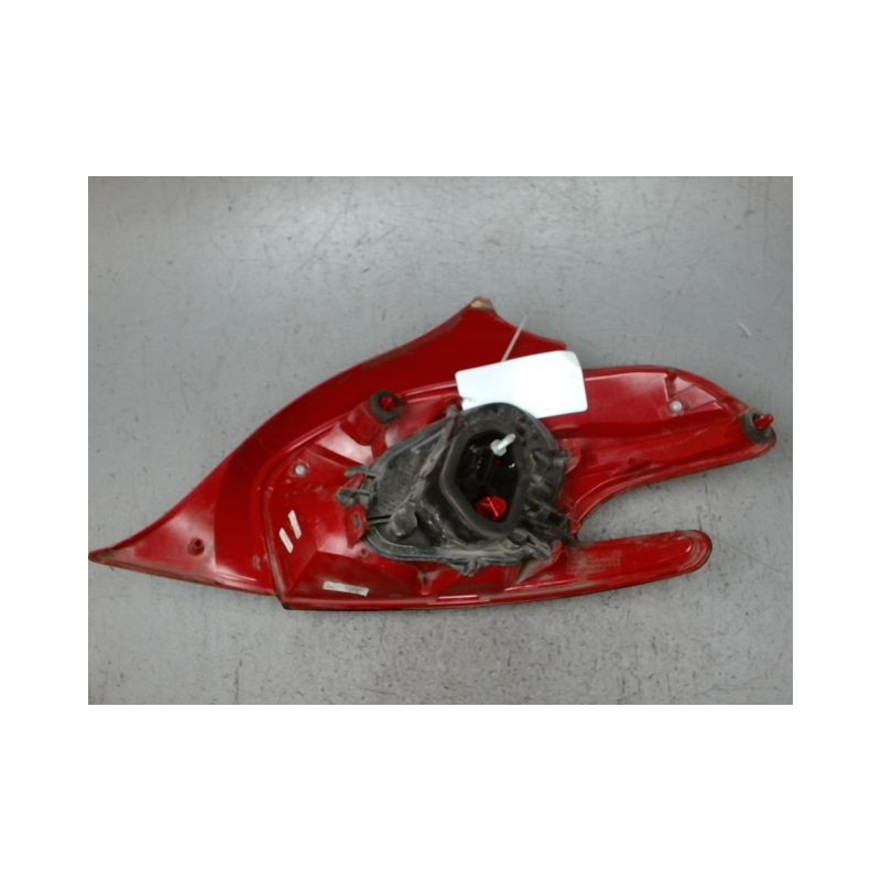 FEU ARRIERE GAUCHE  PEUGEOT 208