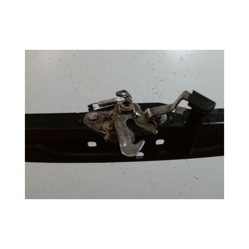 TRAVERSE SUPERIEURE ARMATURE AVANT PEUGEOT 206