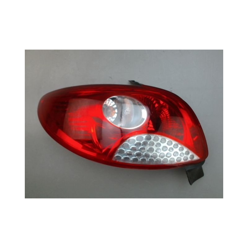 FEU ARRIERE GAUCHE  PEUGEOT 206