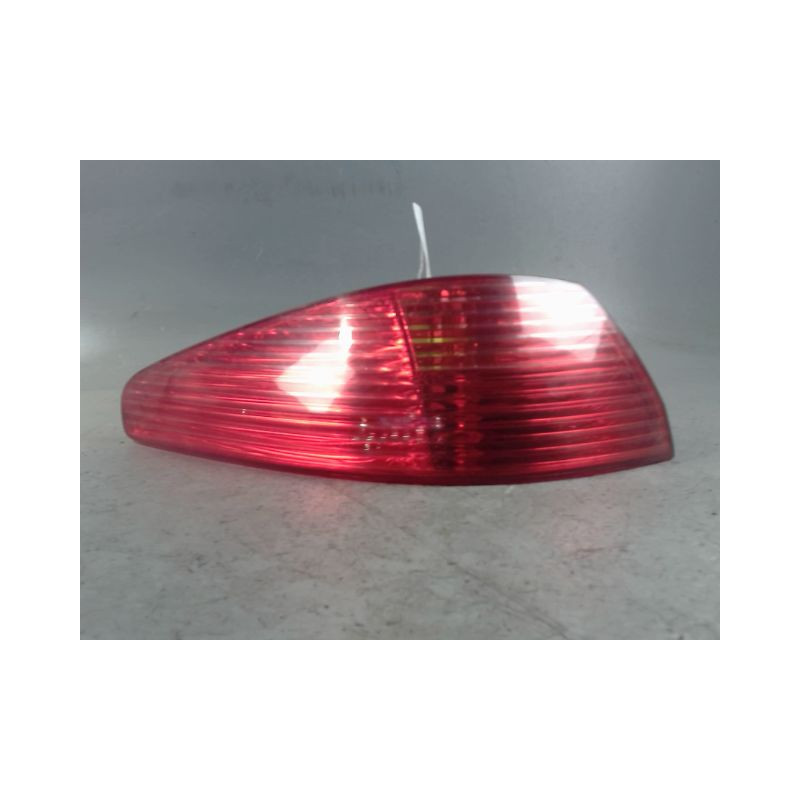 FEU ARRIERE GAUCHE  PEUGEOT 607 2004-
