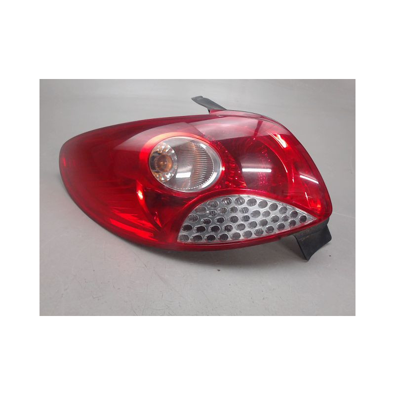 FEU ARRIERE GAUCHE  PEUGEOT 206