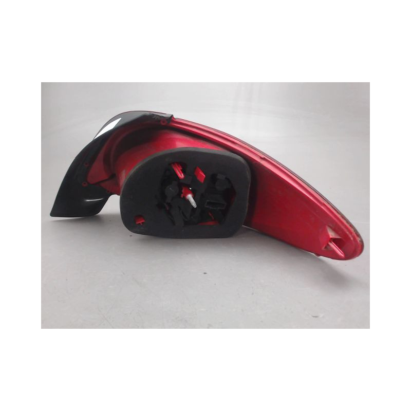 FEU ARRIERE GAUCHE  PEUGEOT 206