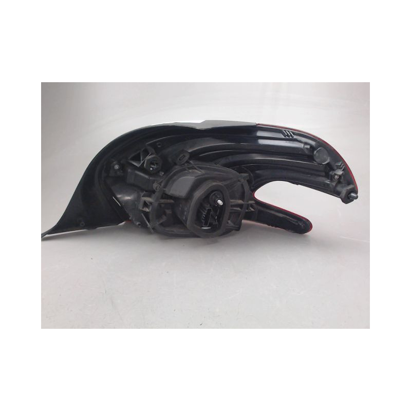 FEU ARRIERE GAUCHE  PEUGEOT 208