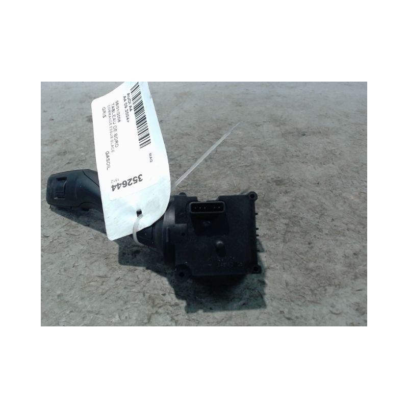 COMMANDE ESSUIE GLACE AUDI A4 2004-