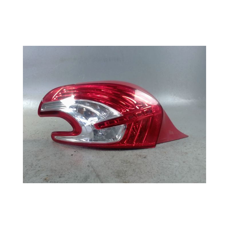 FEU ARRIERE GAUCHE  PEUGEOT 208