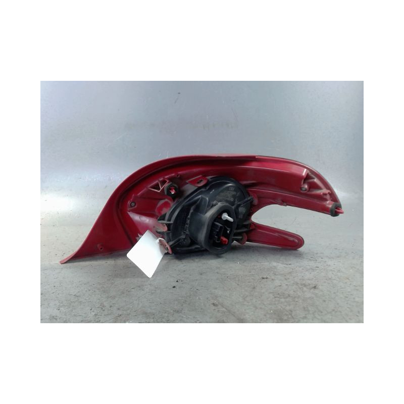 FEU ARRIERE GAUCHE  PEUGEOT 208