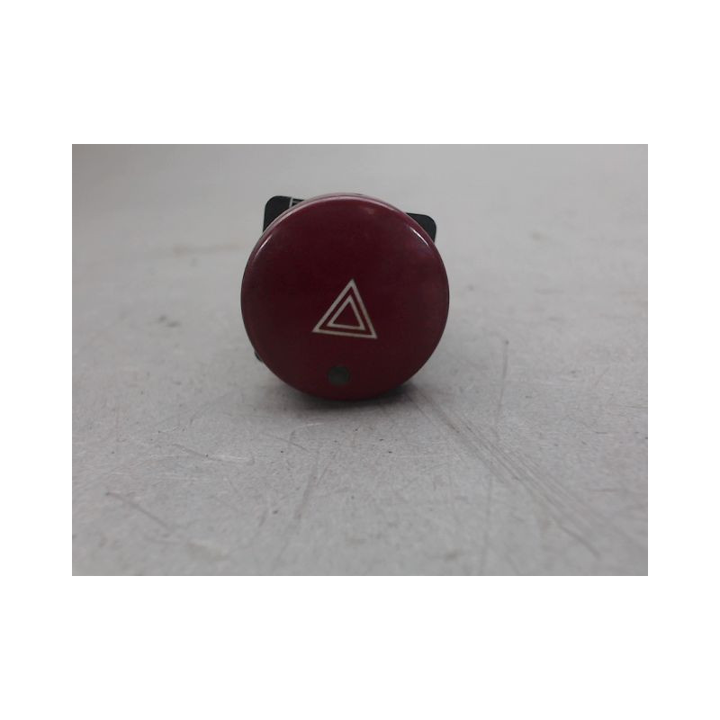 BOUTON DE WARNING CITROEN BERLINGO