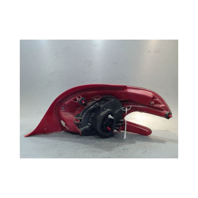 FEU ARRIERE GAUCHE  PEUGEOT 208